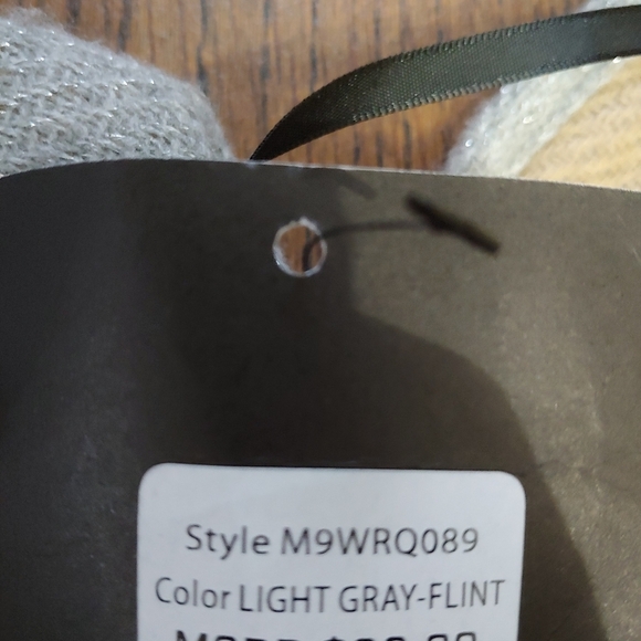 Andrew Marc Light Gray Flint Poncho Shawl Size Women's One Size NEW with Tags - Picture 10 of 10